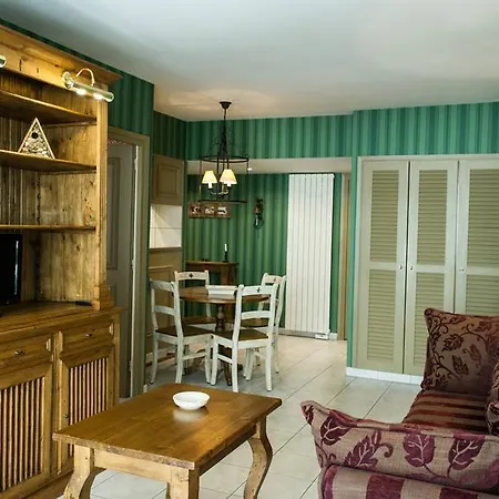 Le Clos De Marie Фон-Ромё